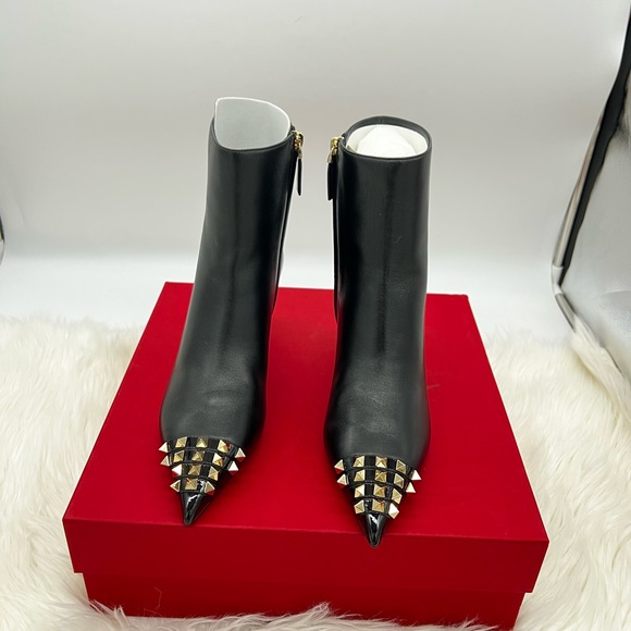 Valentino Garavani | Rockstud Alcove Leather Ankle Boots - Picture 12 of 15